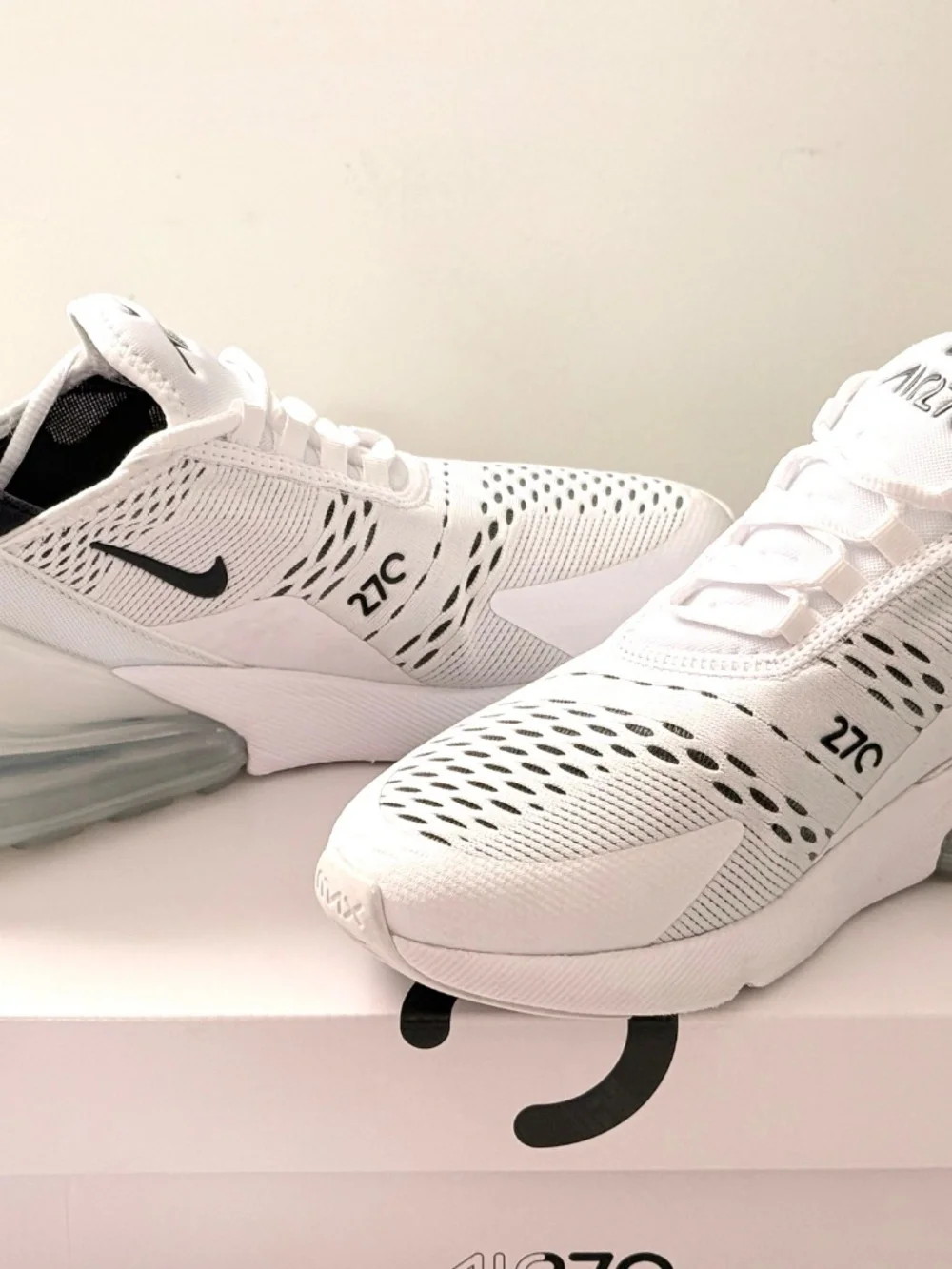 Nike Women's Air Max 270 Sneakers White/Black sz 8.5 - Picture 7 of 7